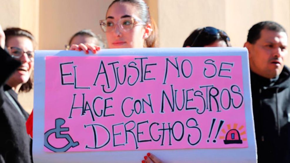 Analizan un amparo colectivo para que el gobierno aplique la Emergencia en Discapacidad