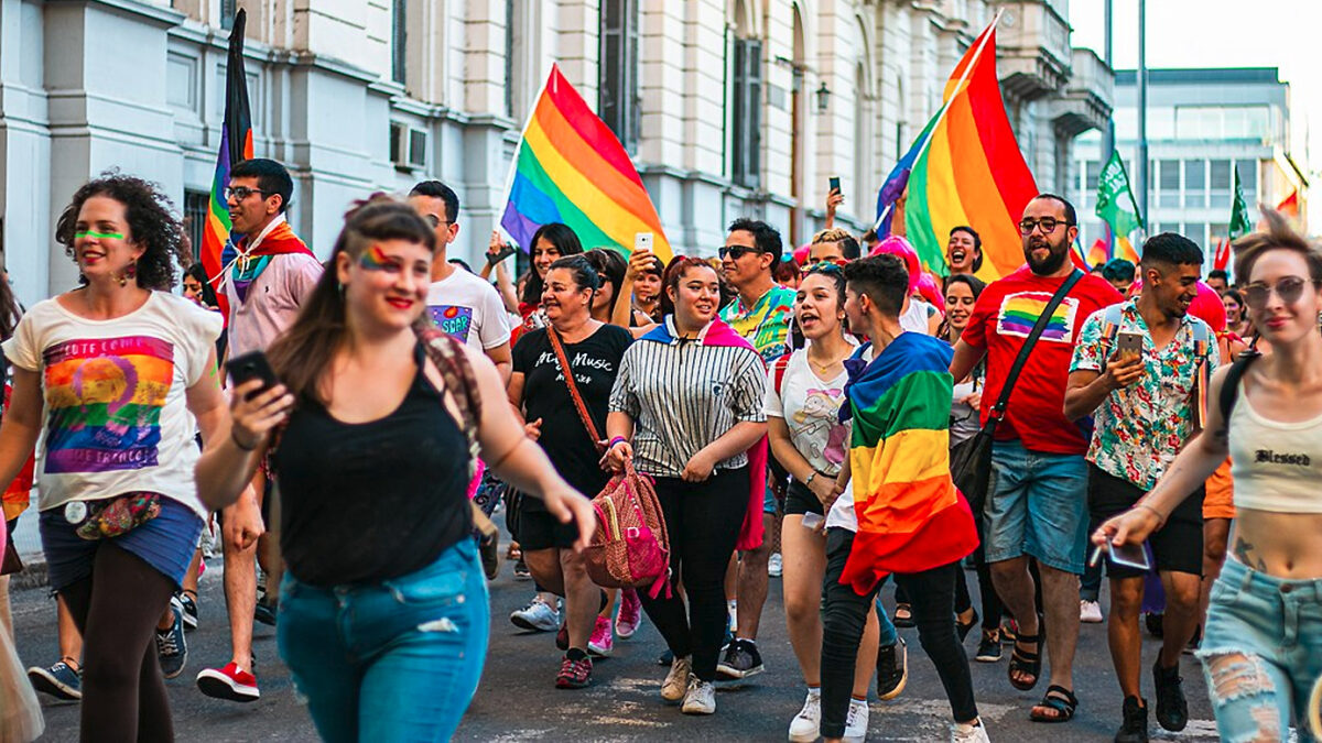 Multitudinaria Marcha del Orgullo en Paraná alertó sobre el avance de los discursos de odio