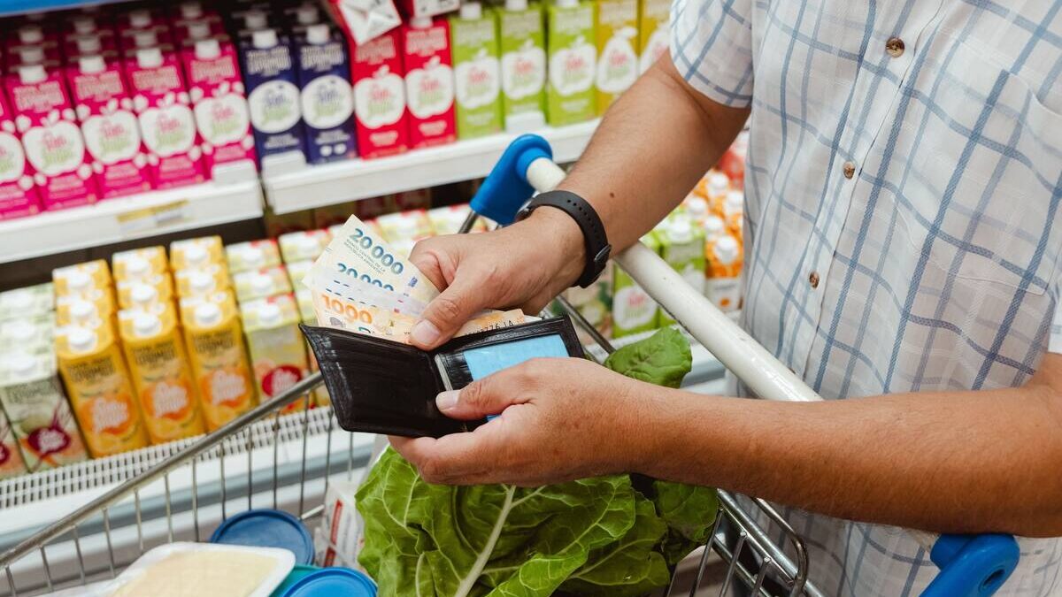 Piden que se actualice la Canasta de Consumos del Indec para "sincerar" la inflación