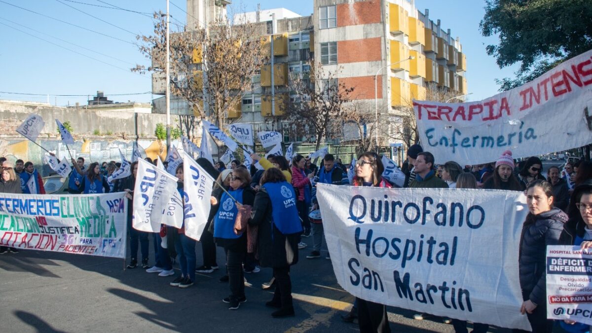 Enfermeros volverán a manifestarte frente al Ministerio de Salud: "Tenemos derecho a un salario digno"