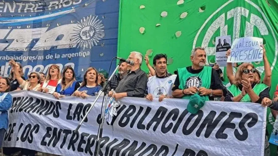 Reforma Previsional: "La alternativa del gobierno para sanear la Caja es la reducción de salarios"