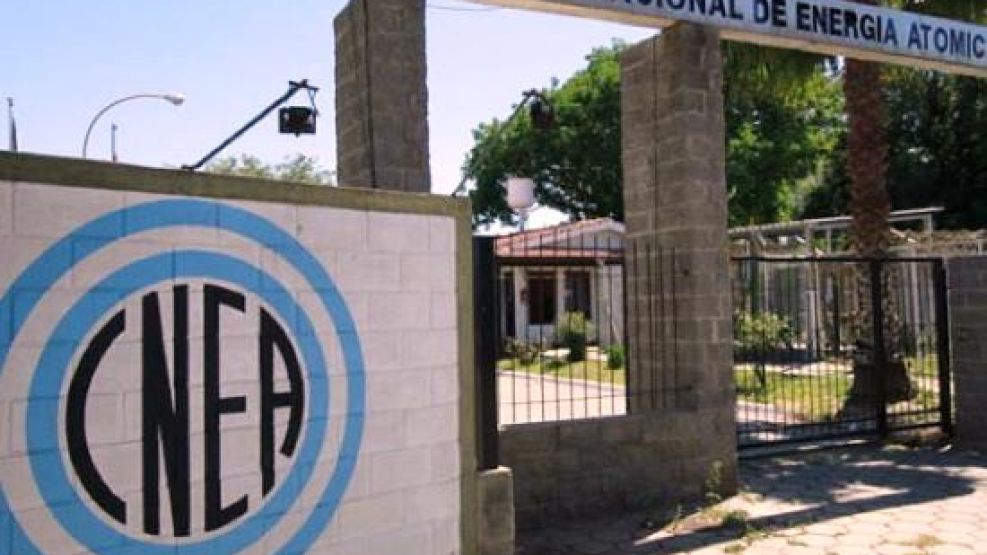 Desguace y despidos en la Comisión de Energía Atómica: "Nos quieren como súbditos de Estados Unidos"