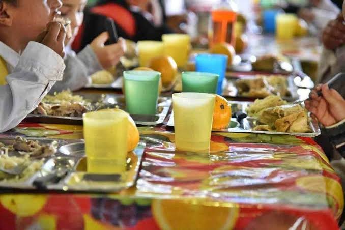 Privatización de la compra de alimentos para comedores: denuncian que “los productos tienen hasta seis sellos”