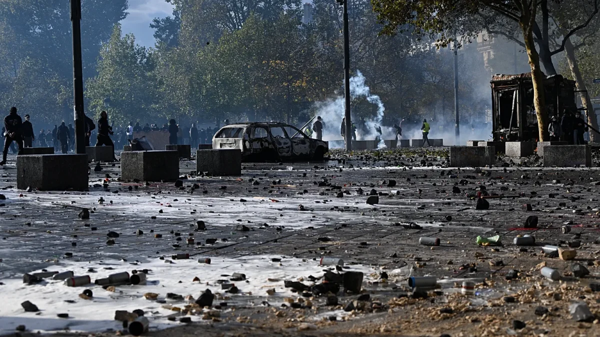 Masivas protestas y toque de queda en Francia: "Confluyen muchas luchas, todas legítimas"
